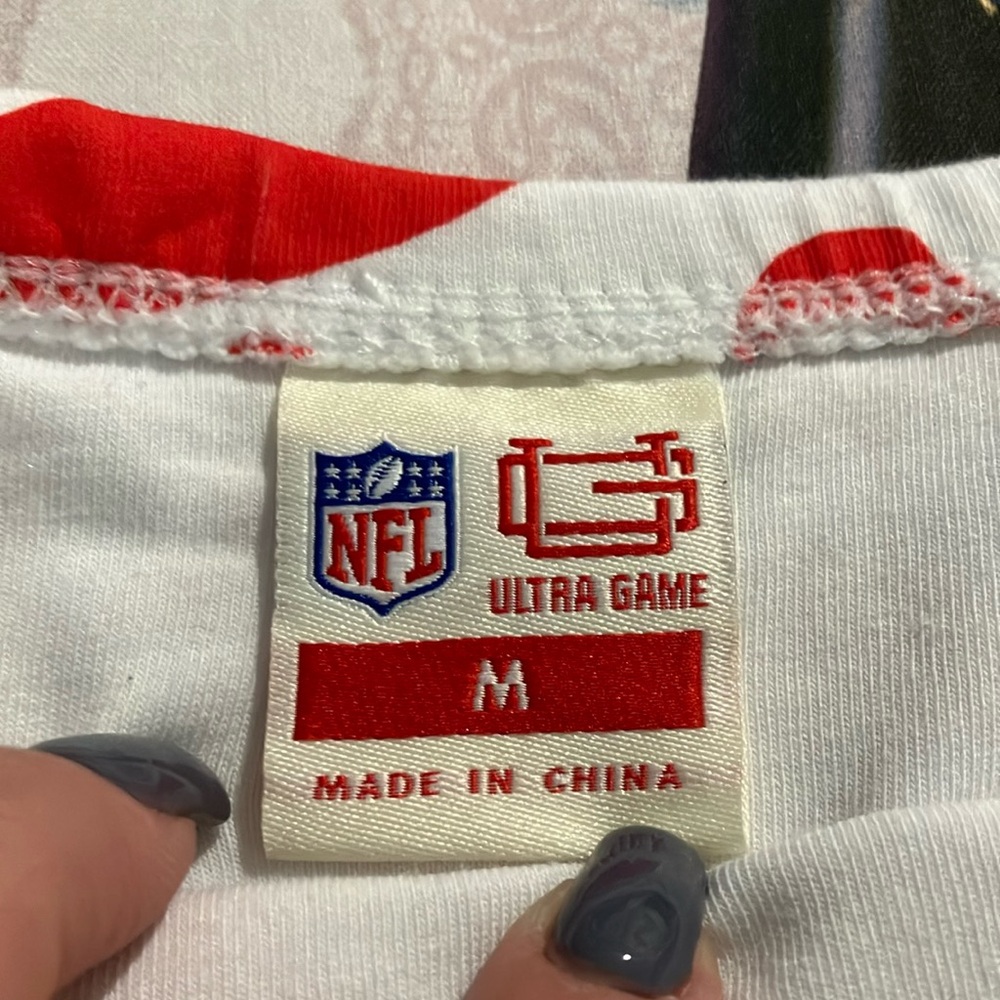 NFL Chiefs Graphic Top - Picture 2 of 4